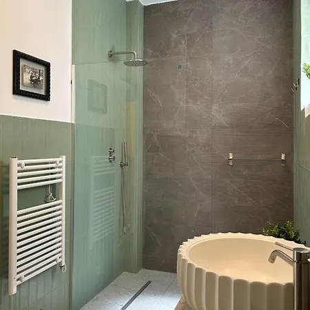 Caves Garden Apartman *